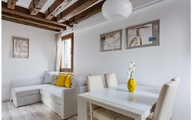 Biennale Family Apartment In Venice